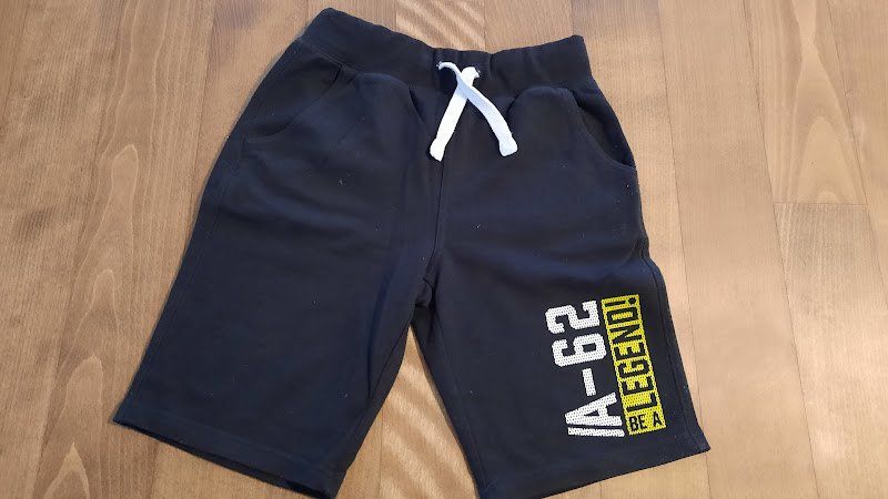 Hosen: Shorts Gr.146/152 – Gebraucht aus Mosnang von zwasli03