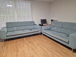 Zwei Sofas blau Stoffbezug