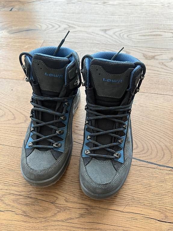 Chaussures garçon: Wanderschuh Lowa Grösse 38 – D'occasion à Wallisellen par eve1000