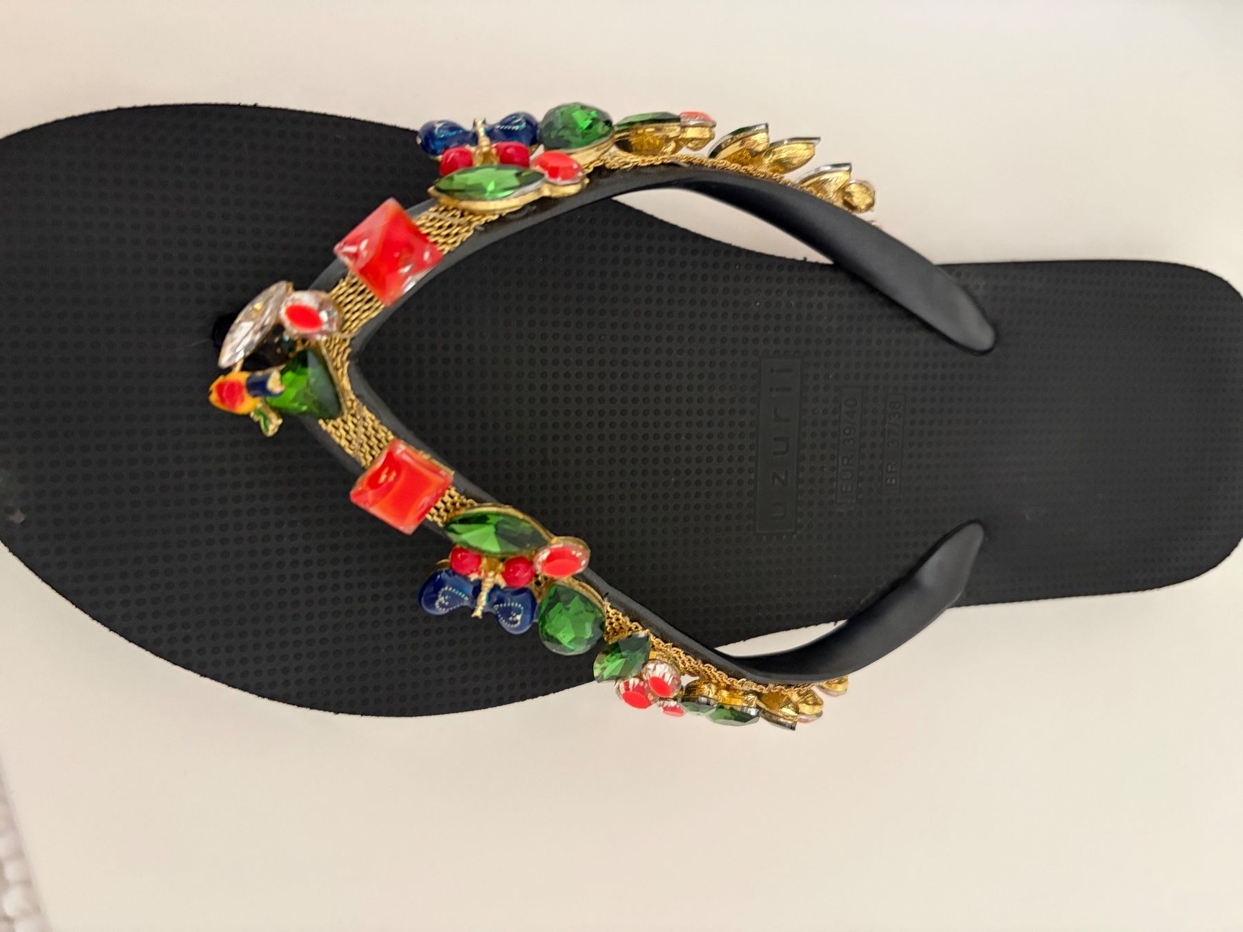 Flipperkästen: Flipflops schwarz bestickt Grösse 39/40 – Gebraucht aus Unterägeri von evachristina 1