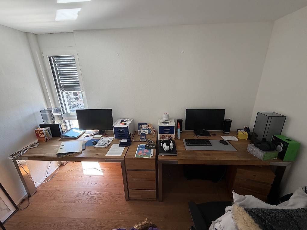 Schreibtische: Bürotisch – Gebraucht aus Lausen von Fam.D.Mueller