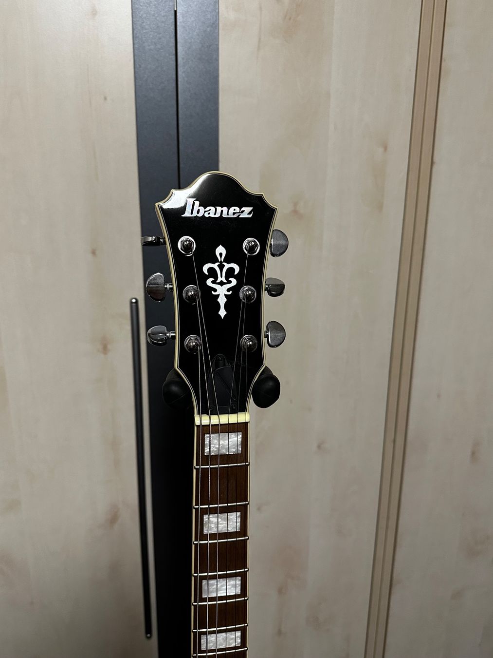 Ibanez Strumenti musicali: Ibanez E-Gitarre, Marshall Box, Zubehör – Nuovo (secondo la descrizione) da Schindellegi venduto da lusi1971 1