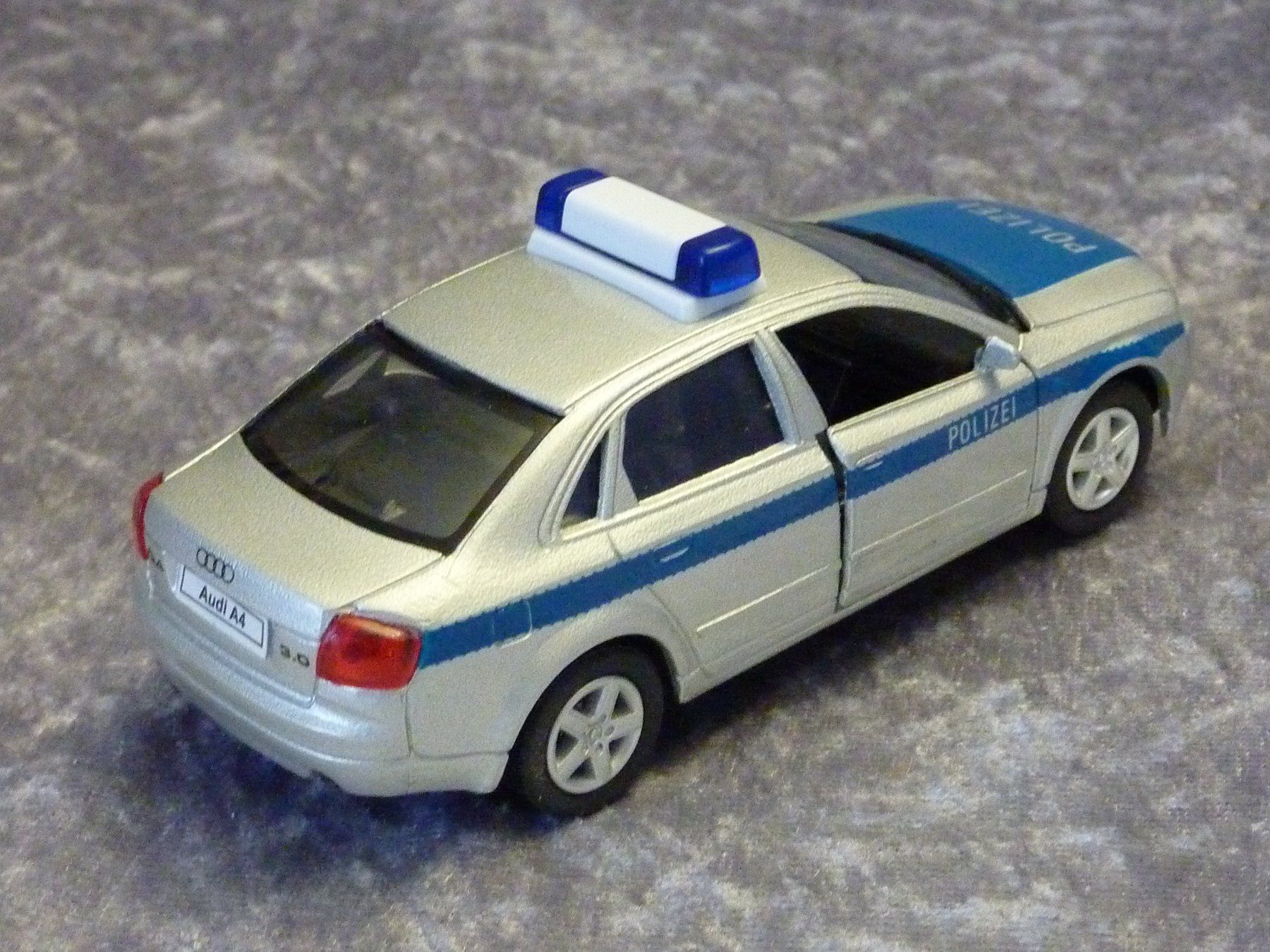 Audi Voitures modèles: Audi A4 Polizei – D'occasion à Dürrenäsch par modellautos4you 3