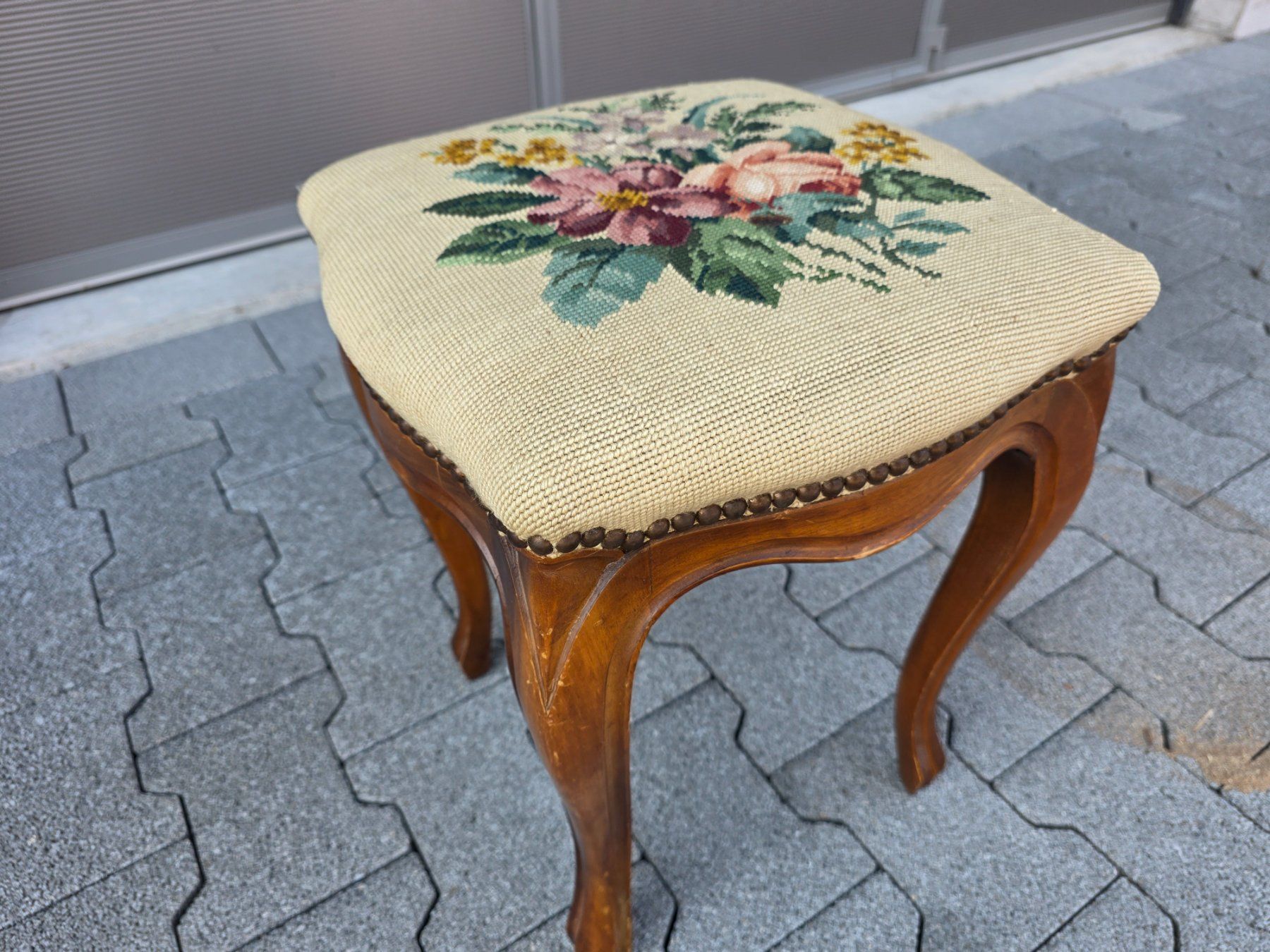 Tabourets: Vintage Hocker Schemmel Polster Sessel Stuhl – D'occasion à Walterswil BE par Lonitti 4