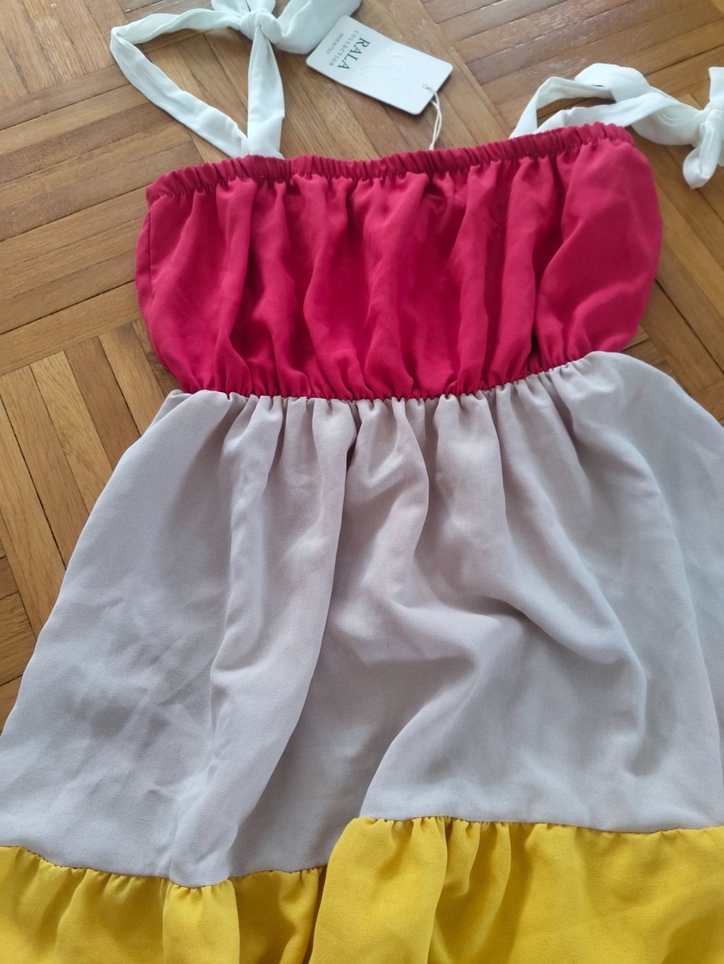 Kleider: Robe – Neu und originalverpackt aus Grand-Lancy von ana_7y2f 1