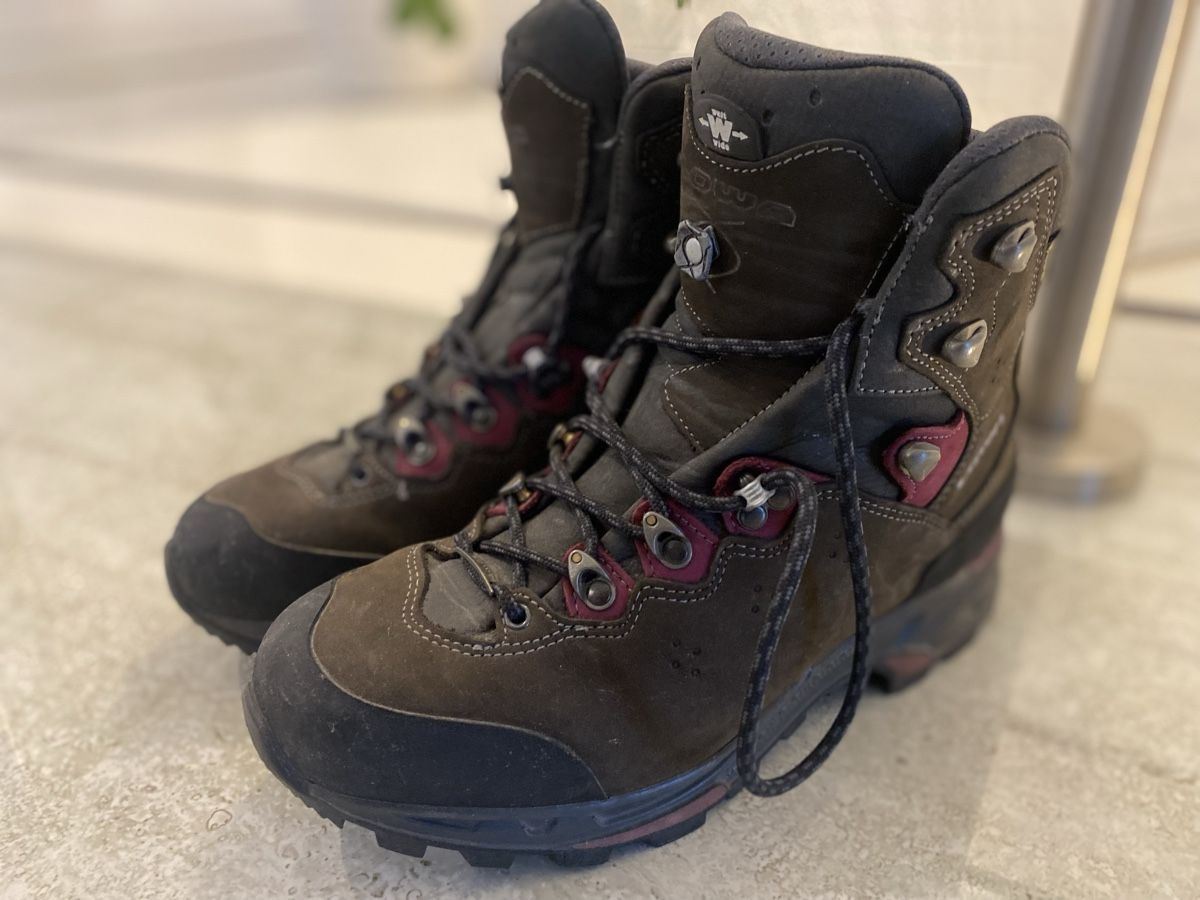 Lowa Herrenschuhe: Lowa Wandernschuhe Gr 40 – Gebraucht aus Birrwil von Bendegriz