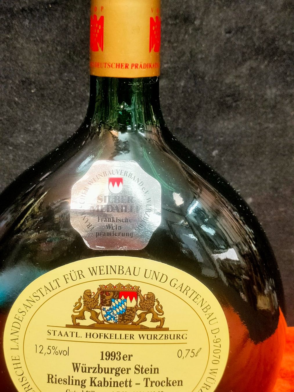 Wein: FRANKEN – Neu (gemäss Beschreibung) aus Genève von Leboucheoreilles 2