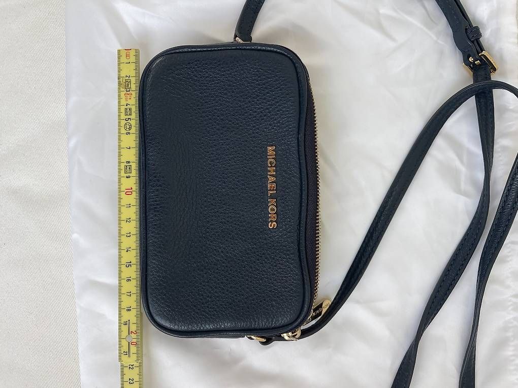 Borse da donna: Michael Kors Umhängetasche navy – Usato da Buchs AG venduto da D6lf6n 3
