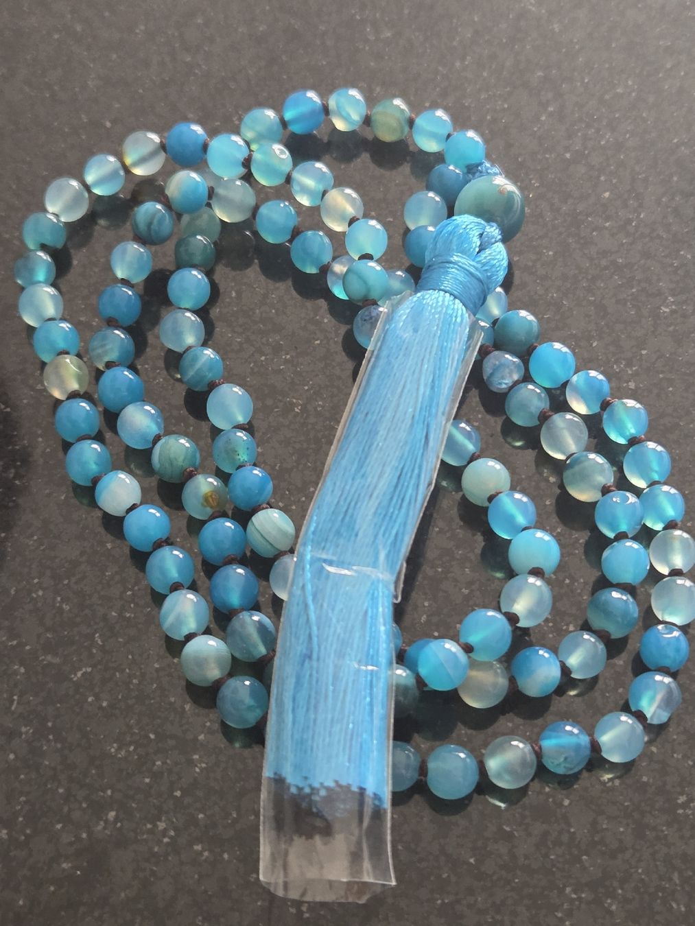 Catenine: Blaue Achat-Halskette, lang – Nuovo e nell'imballaggio originale da Frauenfeld venduto da Schenken-mit-Herz