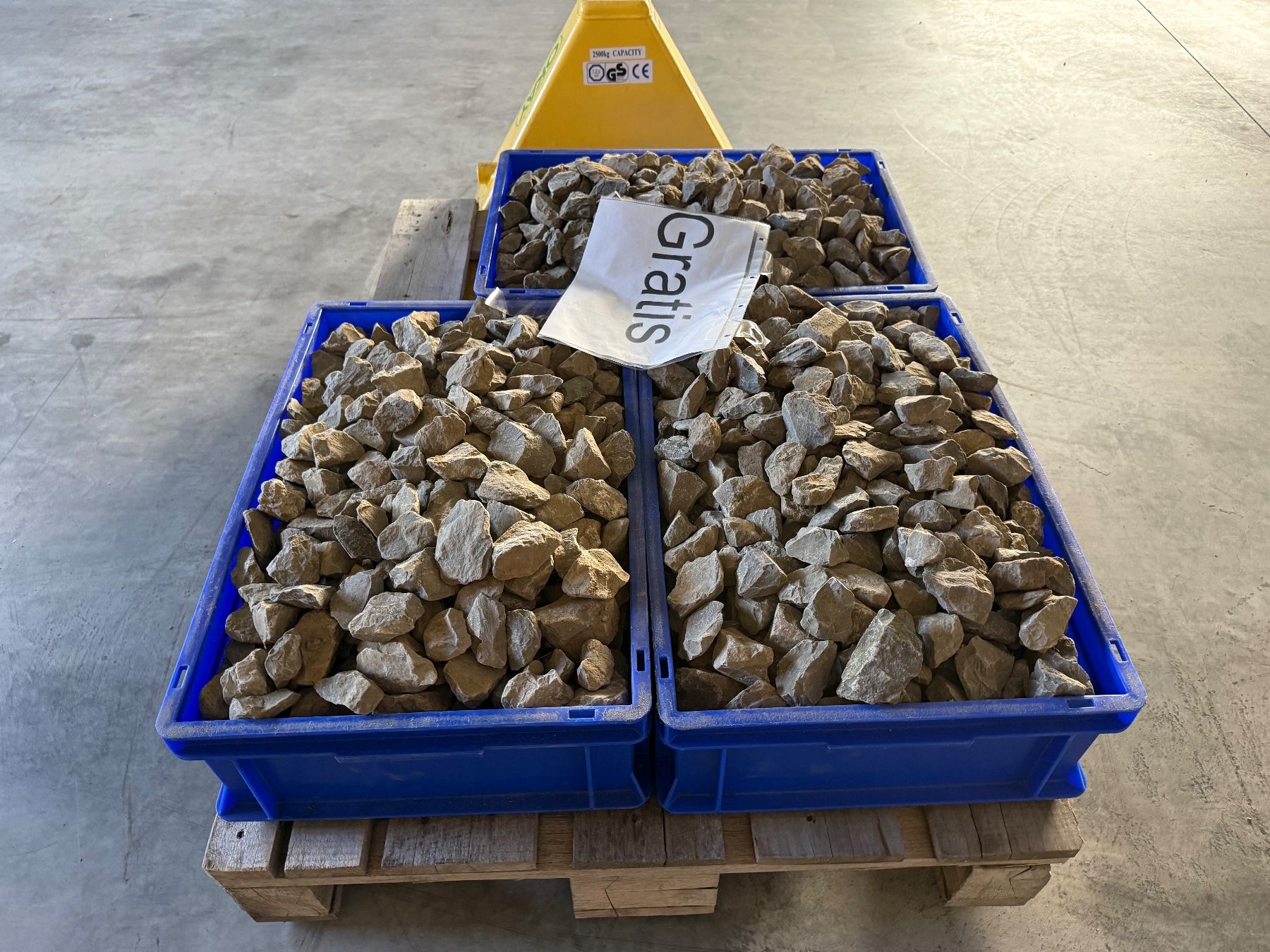 Mattoni da costruzione: Schotter ca. 130 Liter / 0.13 m3 – Usato da Wolfwil venduto da jom_qs56 1