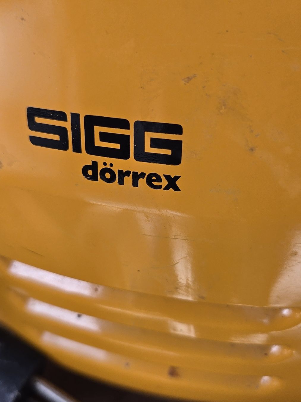 Sigg Appareils de cuisine: Sigg Dörrex gelb mit 4 Siebli gebraucht – D'occasion à Mörigen par Clio111