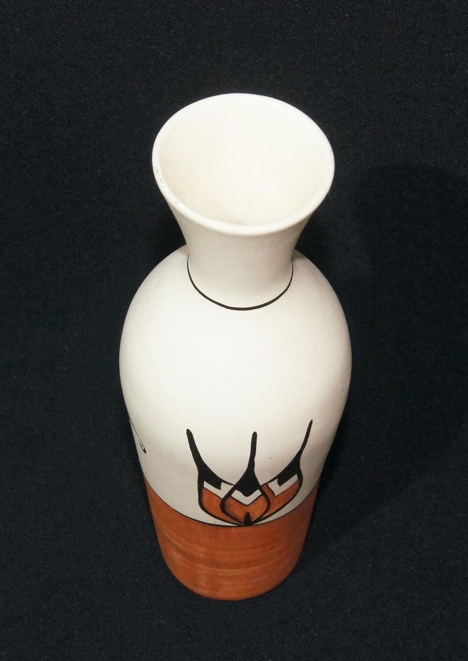 Vasen & Gefässe: Elegante, schlanke Navajo-Vase – Gebraucht aus Geroldswil von ARTEFACTO 1