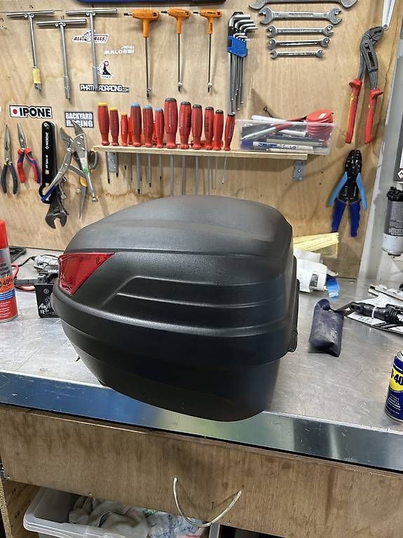 Topcase: vendo bauletto givi per scooter  – Usato da Losone venduto da pda_nb2f 1