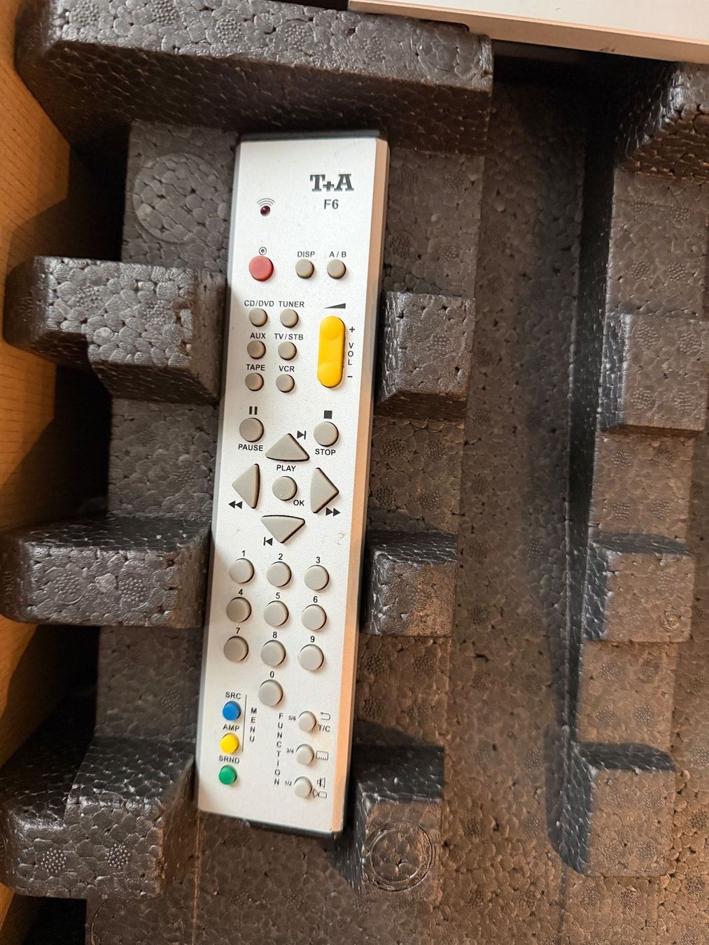 T+A Sistemi audio & multimediali: T+A K6 silber DVD-5.1-Surround-Receiver CD-Player OVP – Usato da Horgen venduto da Auction-Kings 3