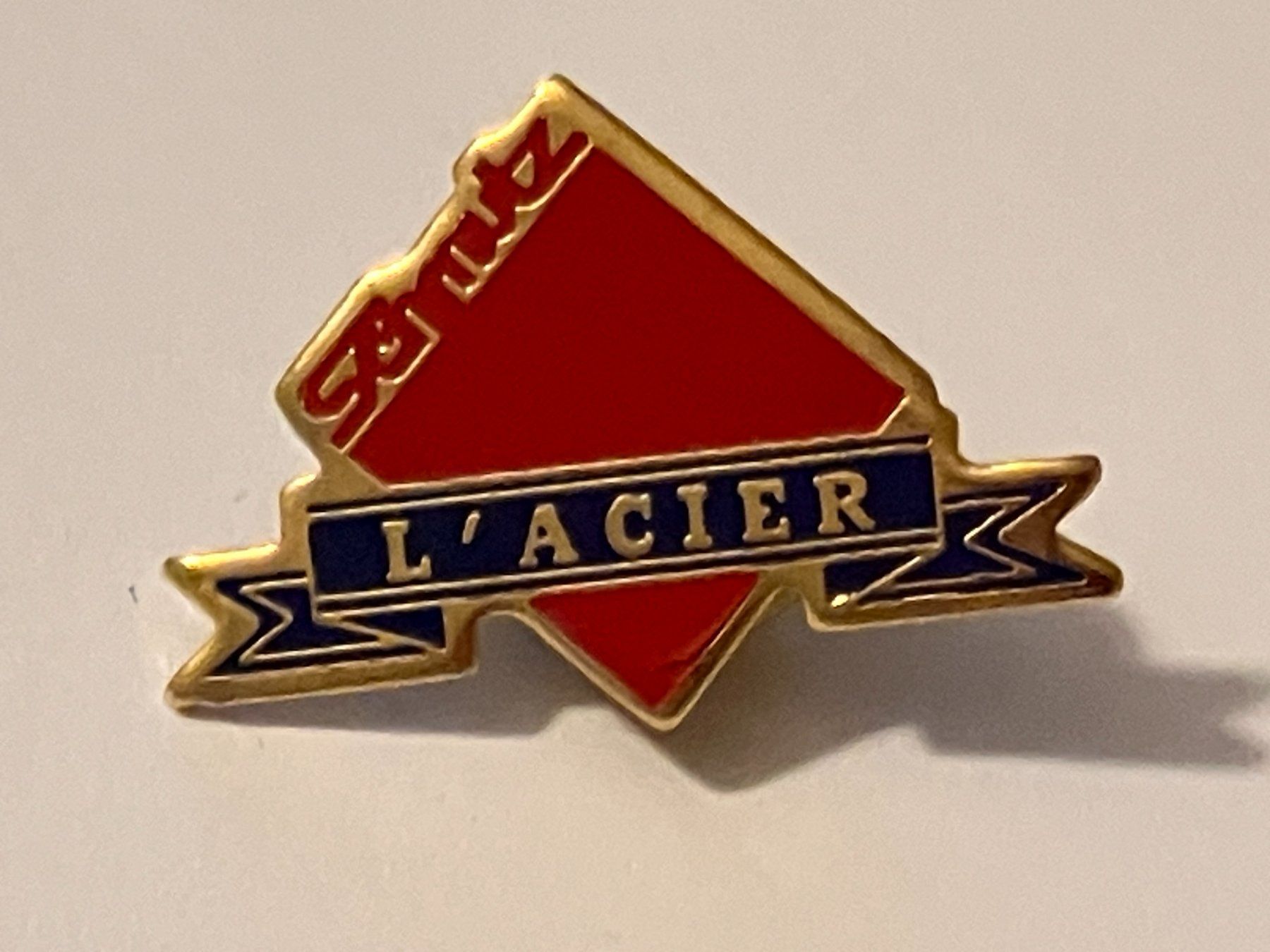 Placchette & Badge: 1 Pin L'Acifer Schmutz – Usato da Basel venduto da djwwpp