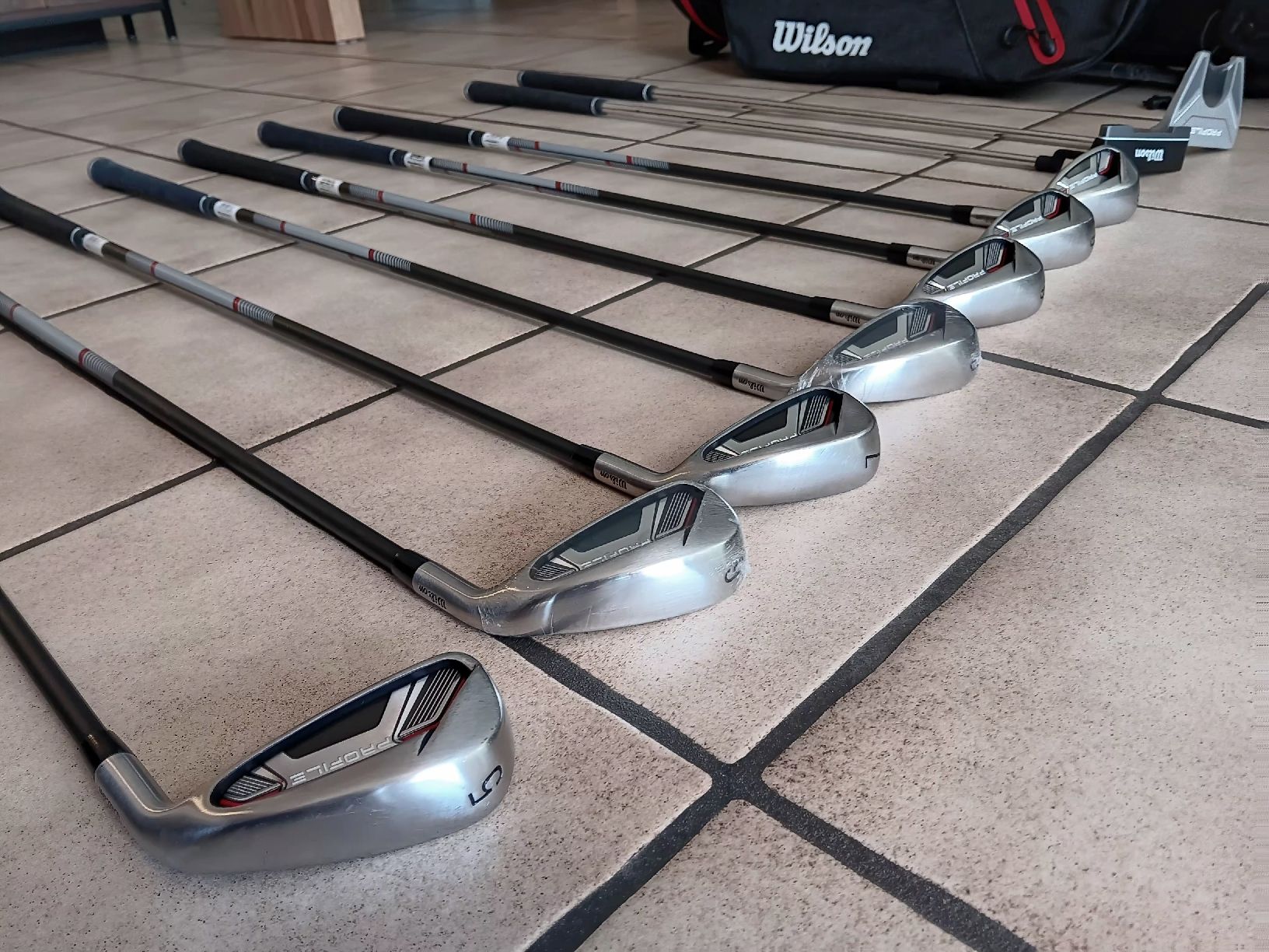 Wilson Clubs & Sets: Wilson Profile Men's Golf Set Rechtsgriff Graphitschaft Ko – D'occasion à Riggisberg par Aslan70 4