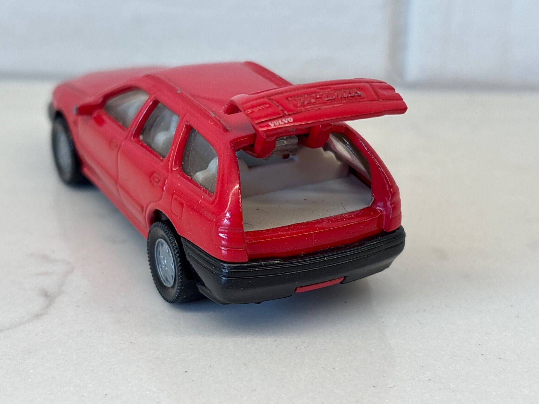 Siku Modellini d'auto: Siku Volvo V40 1:55 – Usato da Gollion venduto da Hampton 3