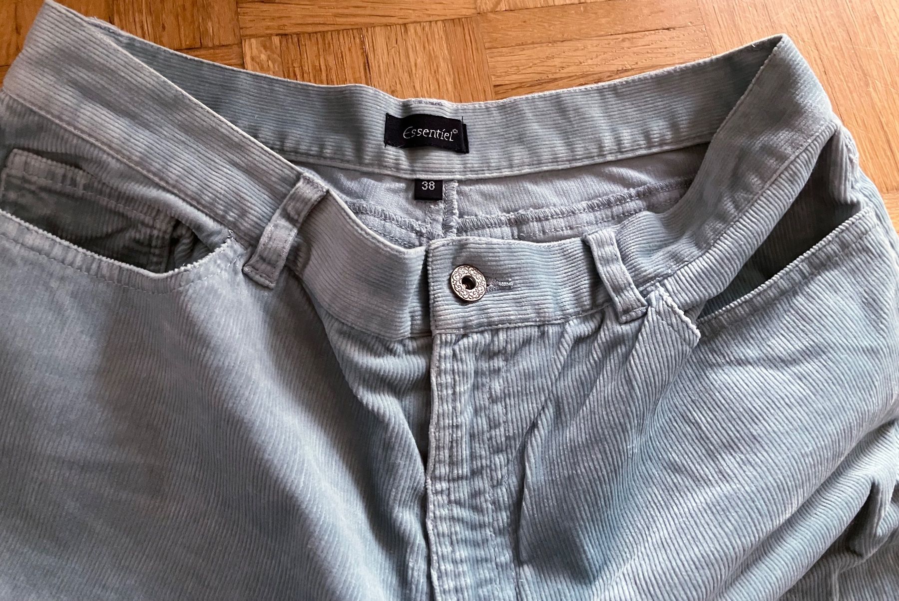Hosen: Schöne Cordhose, Gr. 38 – Gebraucht aus Olten von Dickbrave 2