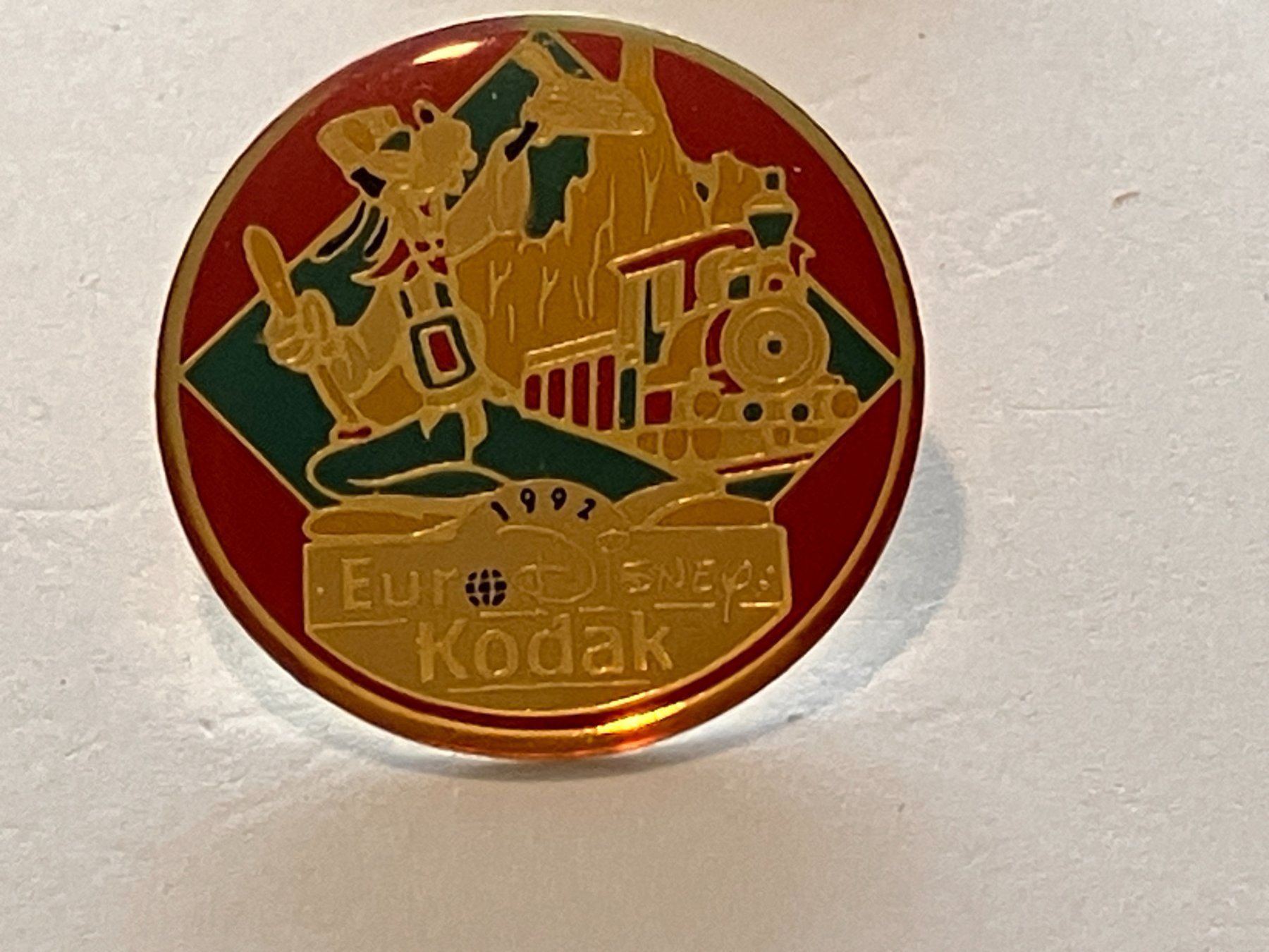 Placchette & Badge: 1 Pin Euro Disney Kodak 1992 – Usato da Basel venduto da djwwpp