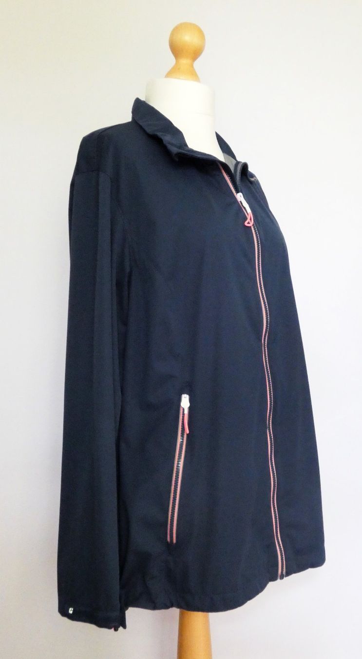 Killtec Giacche: Killtec Damen-Softshelljacke/-Regenjacke, Gr. 48, neuwertig – Nuovo (secondo la descrizione) da Oberentfelden venduto da Lundinn.77 1