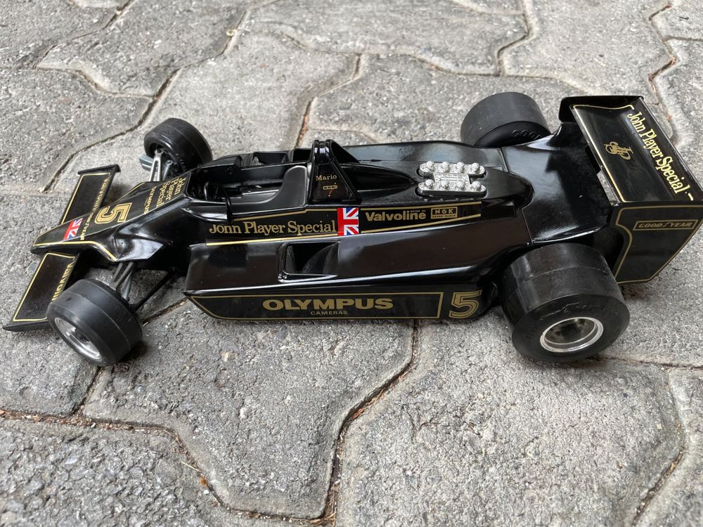 Modèle Réduit F1 Lotus 97T Burago 1/24 – En Métal, Couleur Rouge, Voiture De Collection
