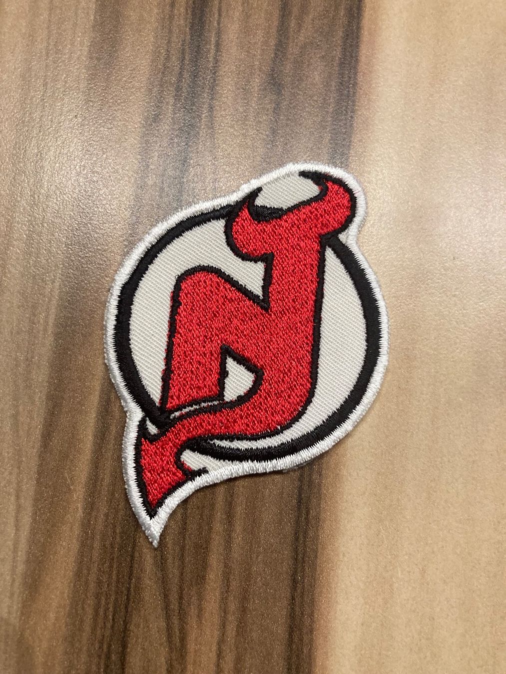NHL Toppe: NHL New Jersey Devils Aufnäher Badge – Nuovo e nell'imballaggio originale da Aarwangen venduto da to-hirschi