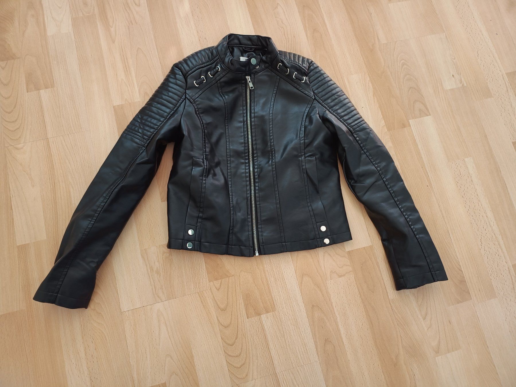 Jacken: Schöne Kunstlederjacke XS – Neu (gemäss Beschreibung) aus Pfäffikon SZ von Elendir