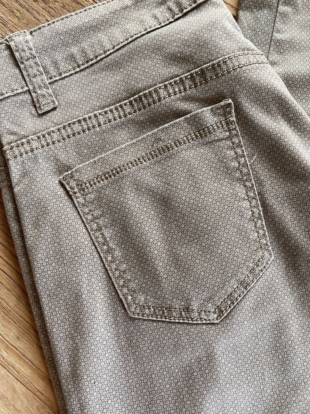 Hosen: Hose – Gebraucht aus Krattigen von Landado 1