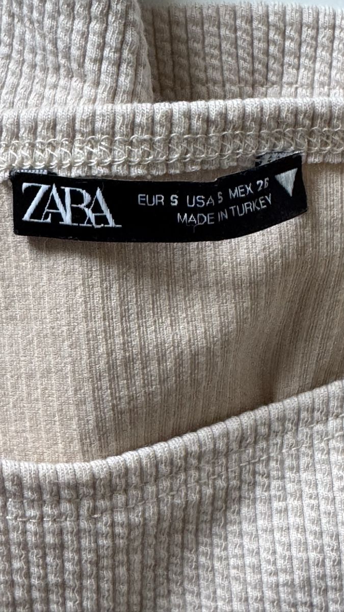 Zara T-Shirts: Zara Crop Top Beige Gr. S – Gebraucht aus Zürich von Aya03 2