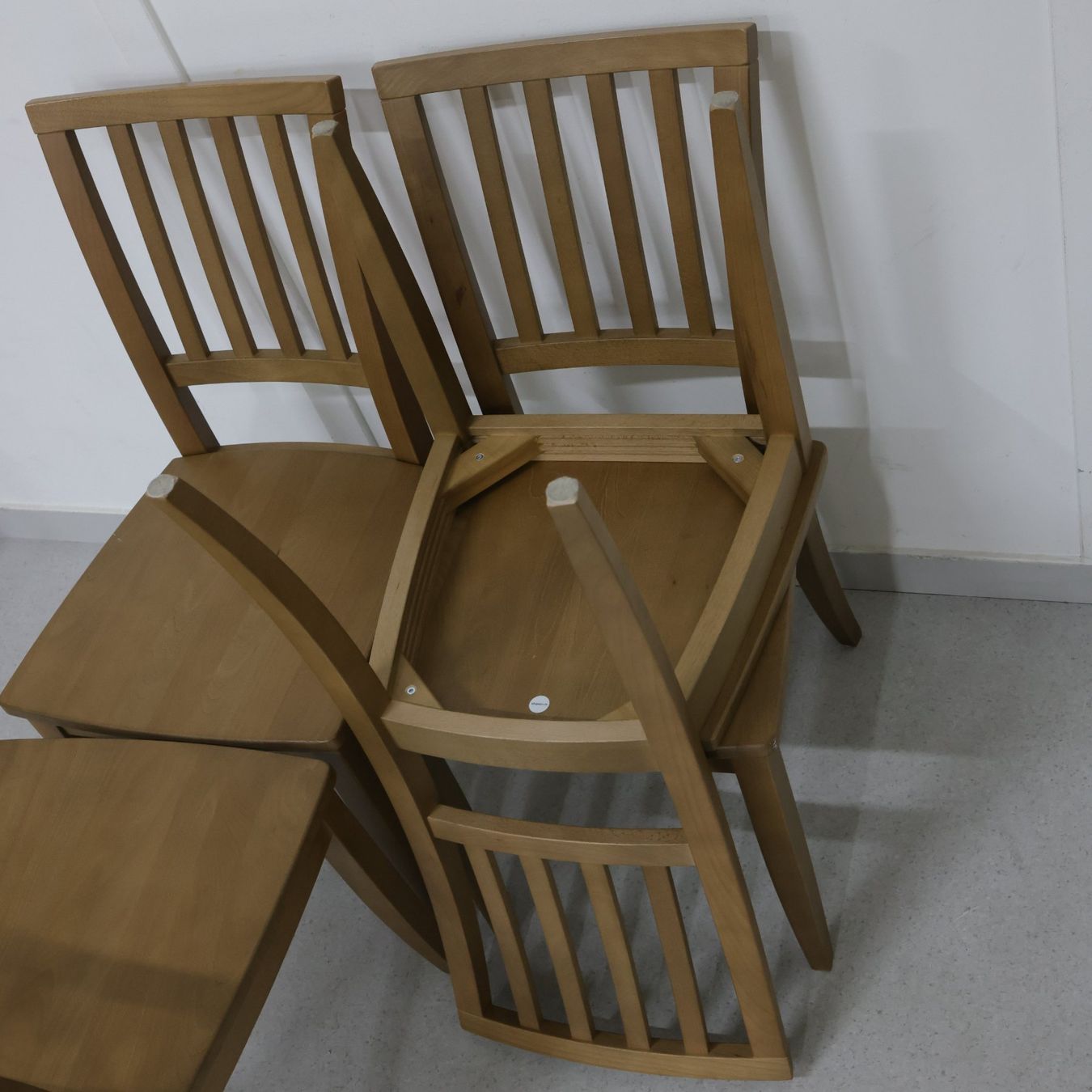Sedie: 4er Set Holzstühle Massiveholz – Usato da Volketswil venduto da brockipfannenstil 7