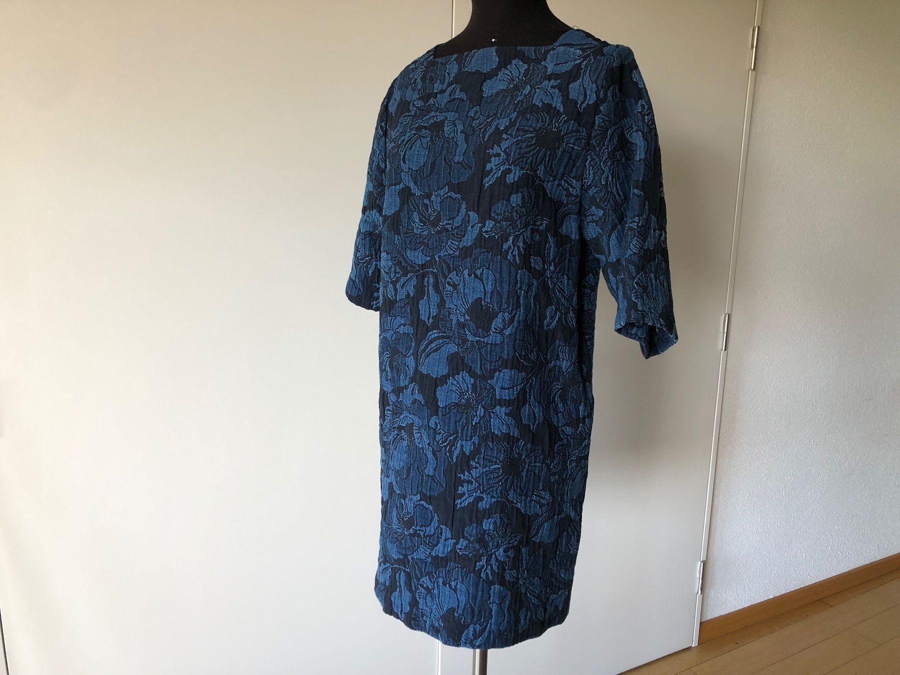 Mango Kleider: MNG Kleid Blau Wunderschöner Stoff! Gr M – Gebraucht aus Bern von Etzy 1