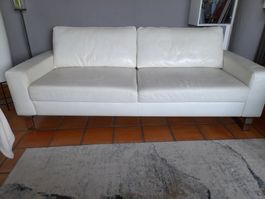 Sofa weiss Leder dreiplätzig gebraucht in gutem Zustand