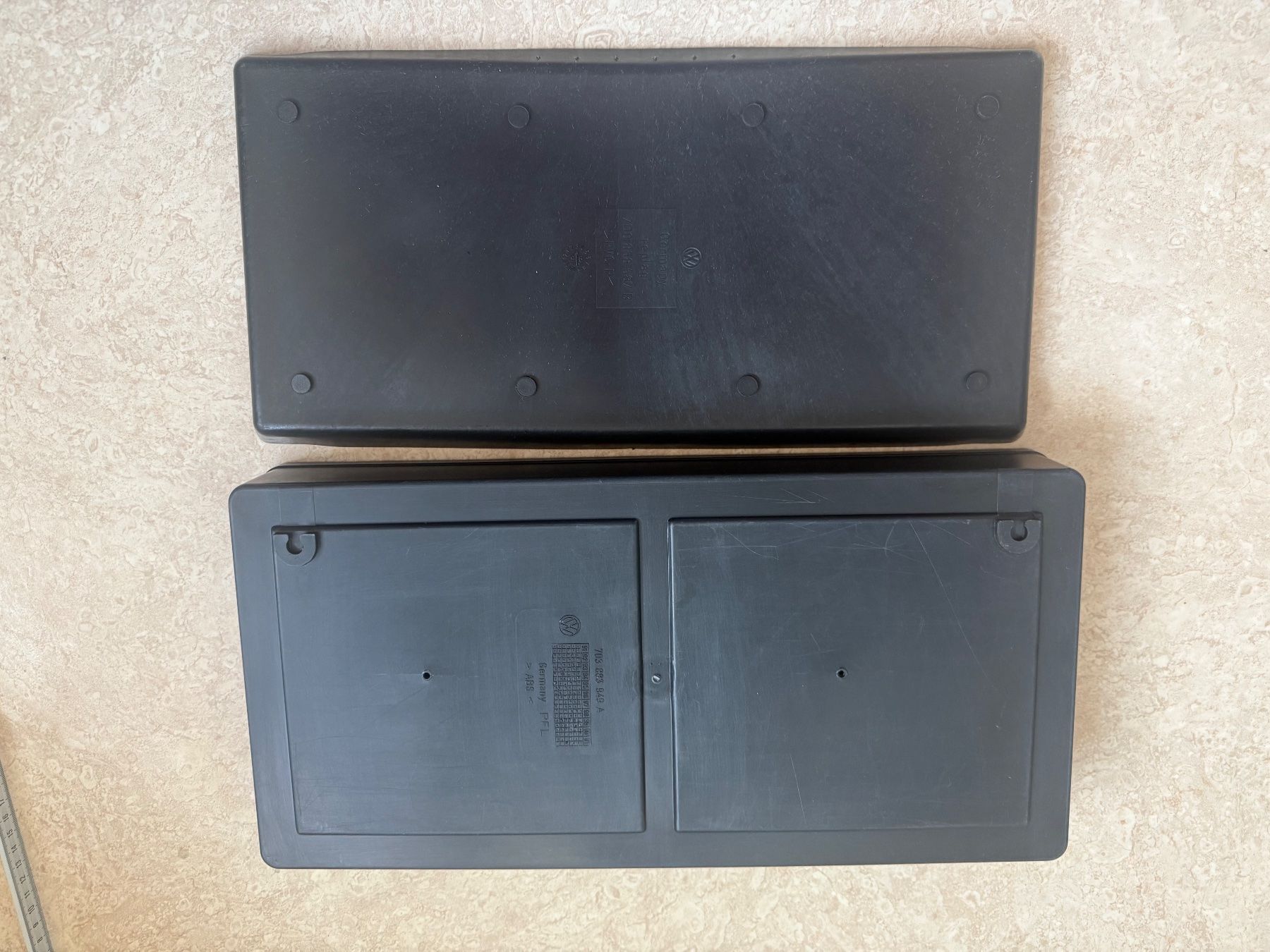 VW Tutti i ricambio: VW T4 Ablagefach hinter Back to Back Sitz – Usato da Altendorf venduto da Elenaneagu22 5
