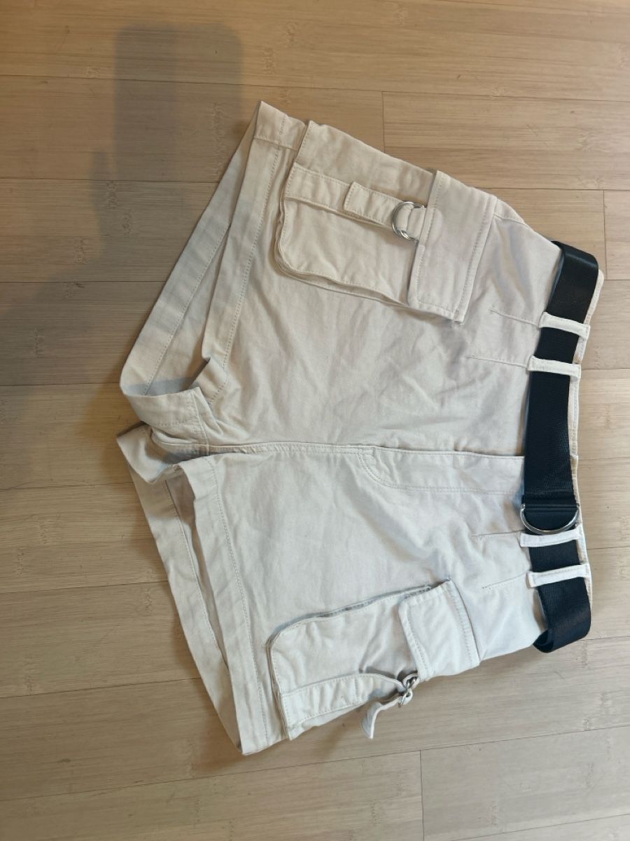 Tally Weijl Jeans: Kurze Cargo Jeans – Usato da Benken ZH venduto da Schaf108