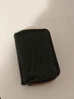 Portefeuille noir verni femme zip bon état