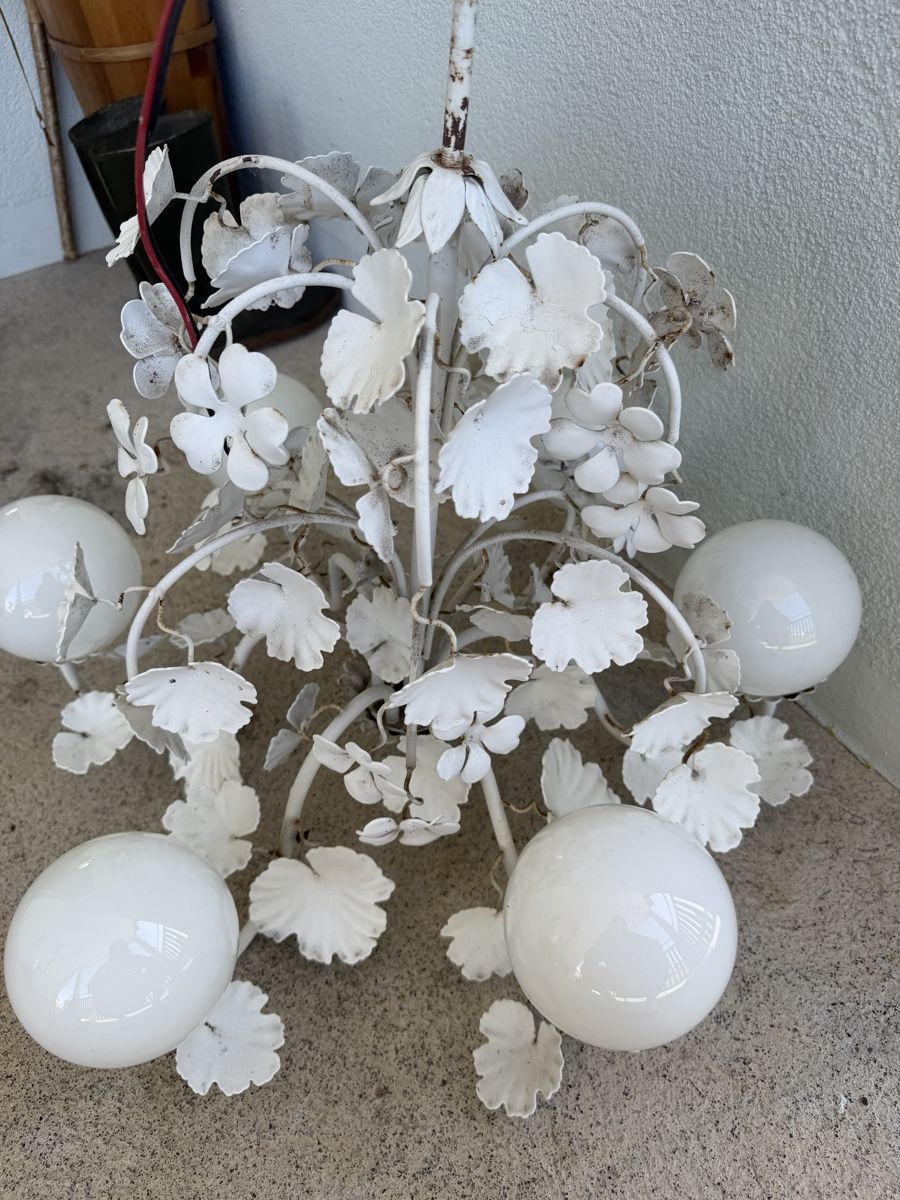 Lampadari & plafoniere: Deckenleuchte Weiss Blumen und Kugeln gebraucht – Usato da Teufen AR venduto da evi_77q5 1