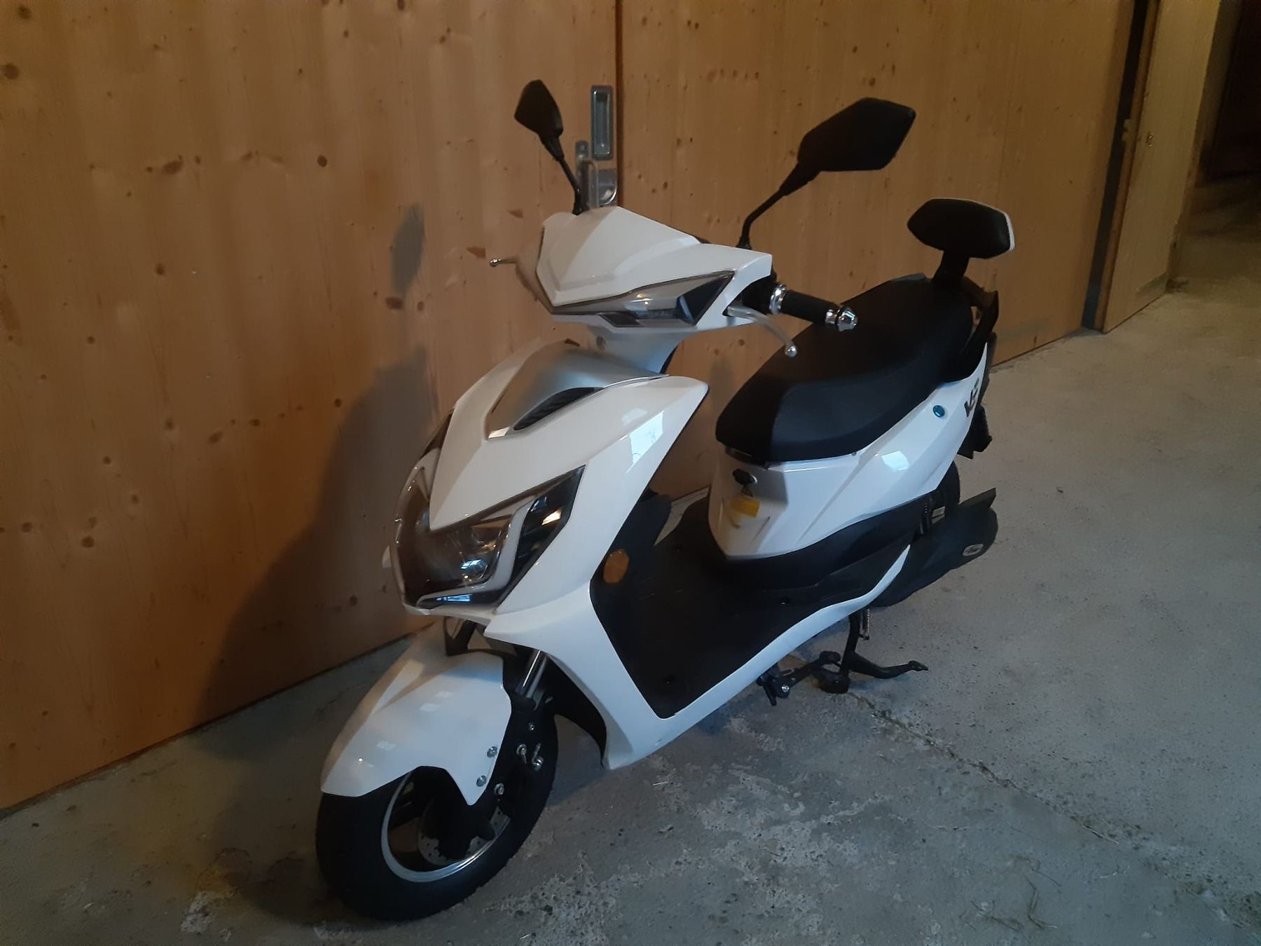 Scooters: Kleinmotorrad Vengo Leo – Gebraucht aus Rumlikon von ladaniva1.9 4