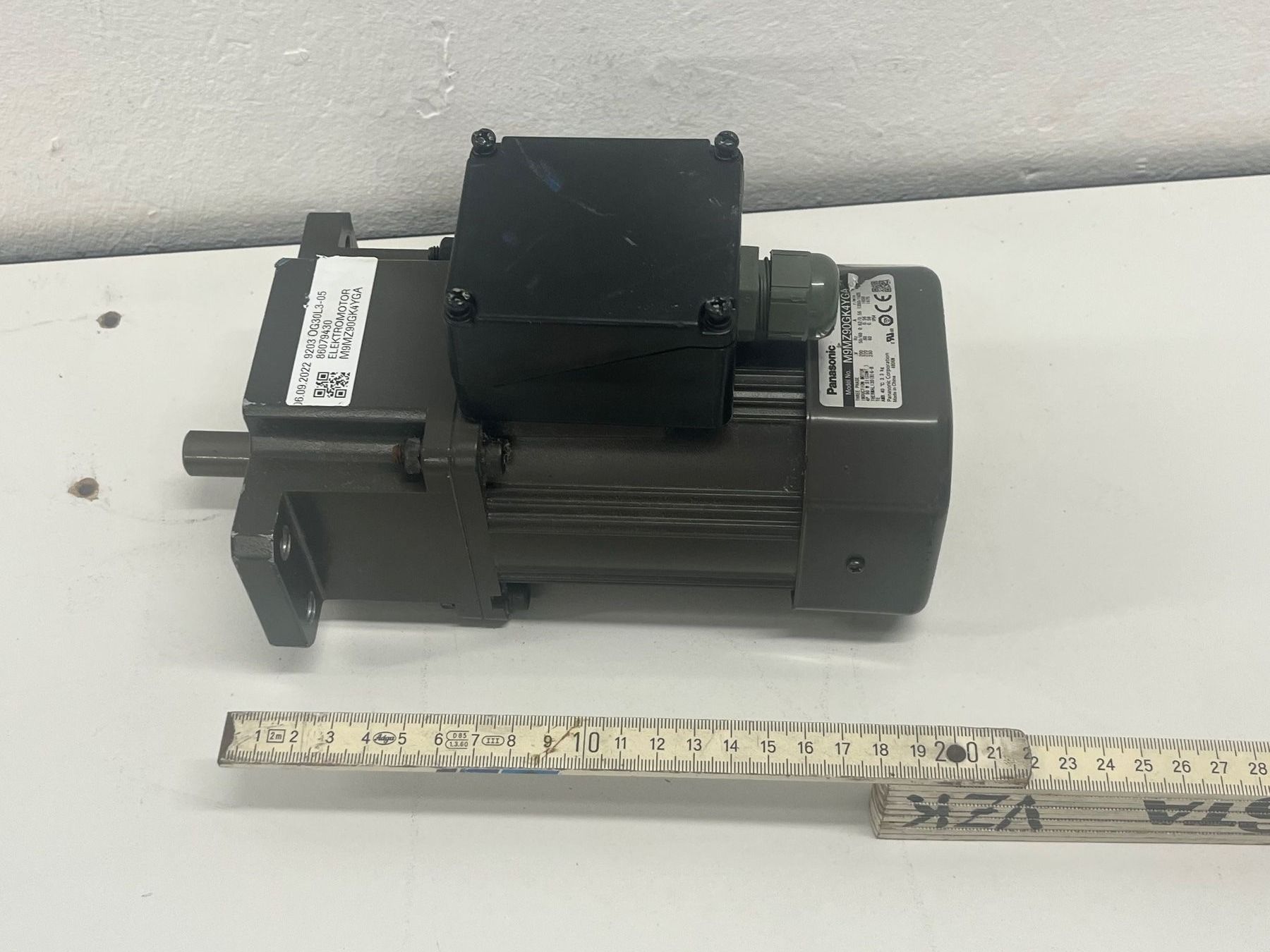 Panasonic  Motori: Panasonic Elektromotor mit Getriebe Nr. 2 – Usato da Niederdorf venduto da LeptonAG 1