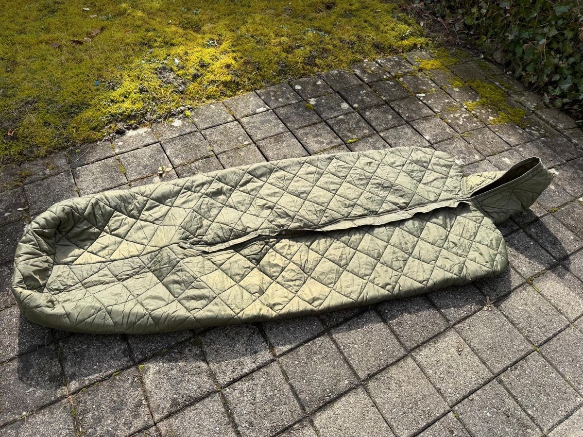 Armée suisse Sacs de couchage: Armeeschlafsack Militär – D'occasion à Inwil par TheSwissEagle