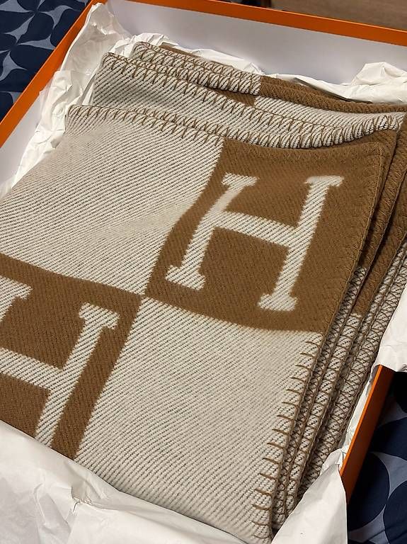 Hermès Decken: NEU Hermès Avalon Throw Blanket/Plaid – Gebraucht aus Lugano von dim_kyv9