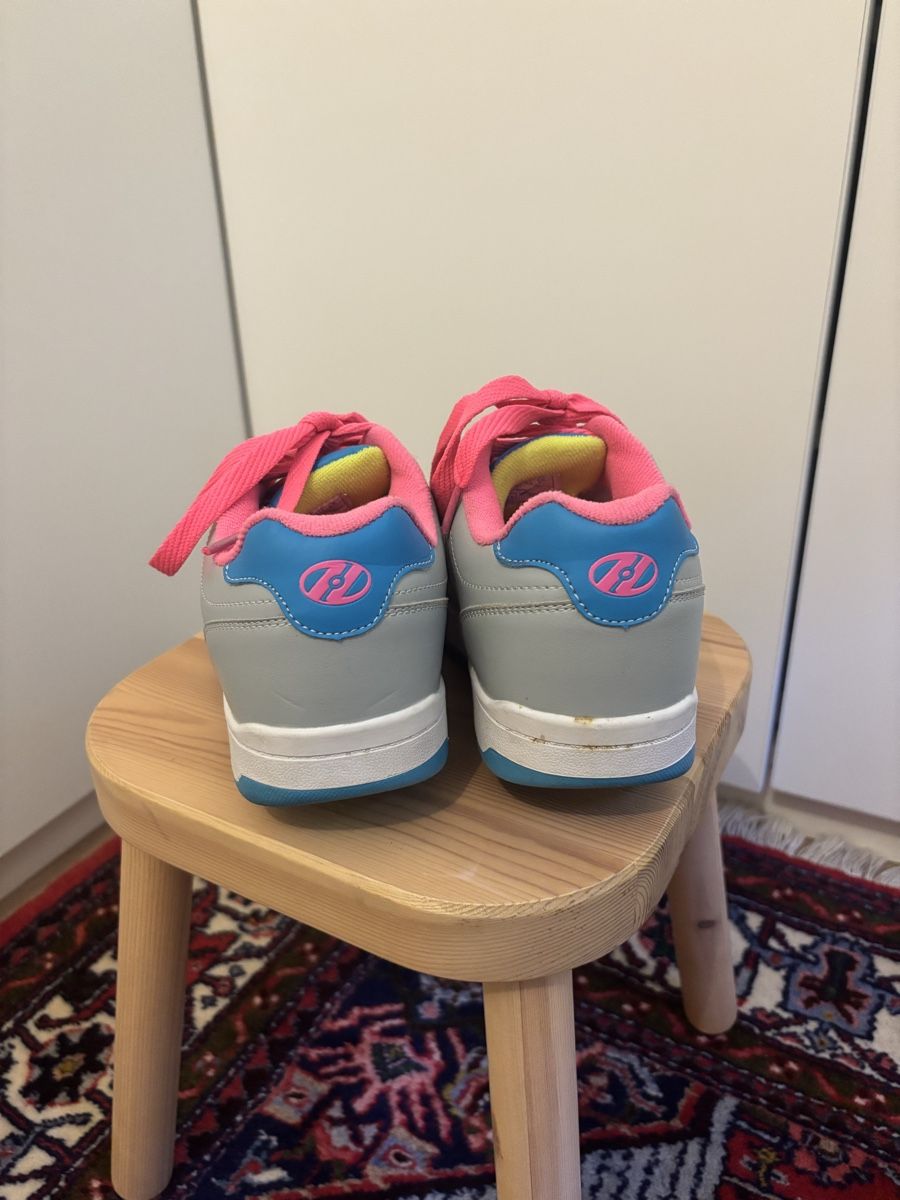 Heelys Scarpe per ragazzi: Heelys chaussures à roulettes  – Usato da Pully venduto da miss3shai 2