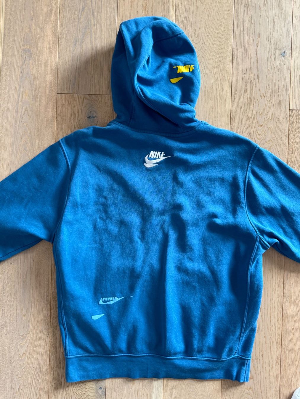 Nike Pullover & Sweatshirts: NIKE Pullover – Gebraucht aus La Chaux-de-Fonds von slishwardrobe 2