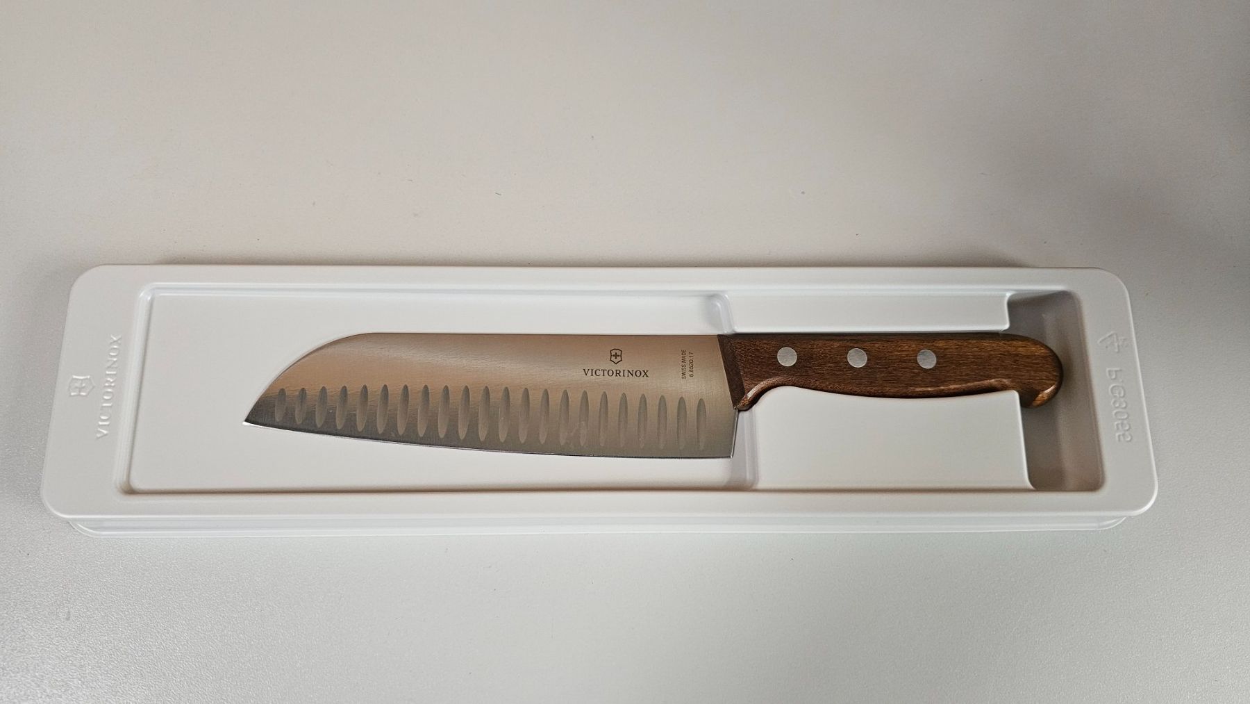 Victorinox Küchenmesser: Victorinox Santokumesser Wood – Neu und originalverpackt aus Jegenstorf von Bracher_Mail-House 5