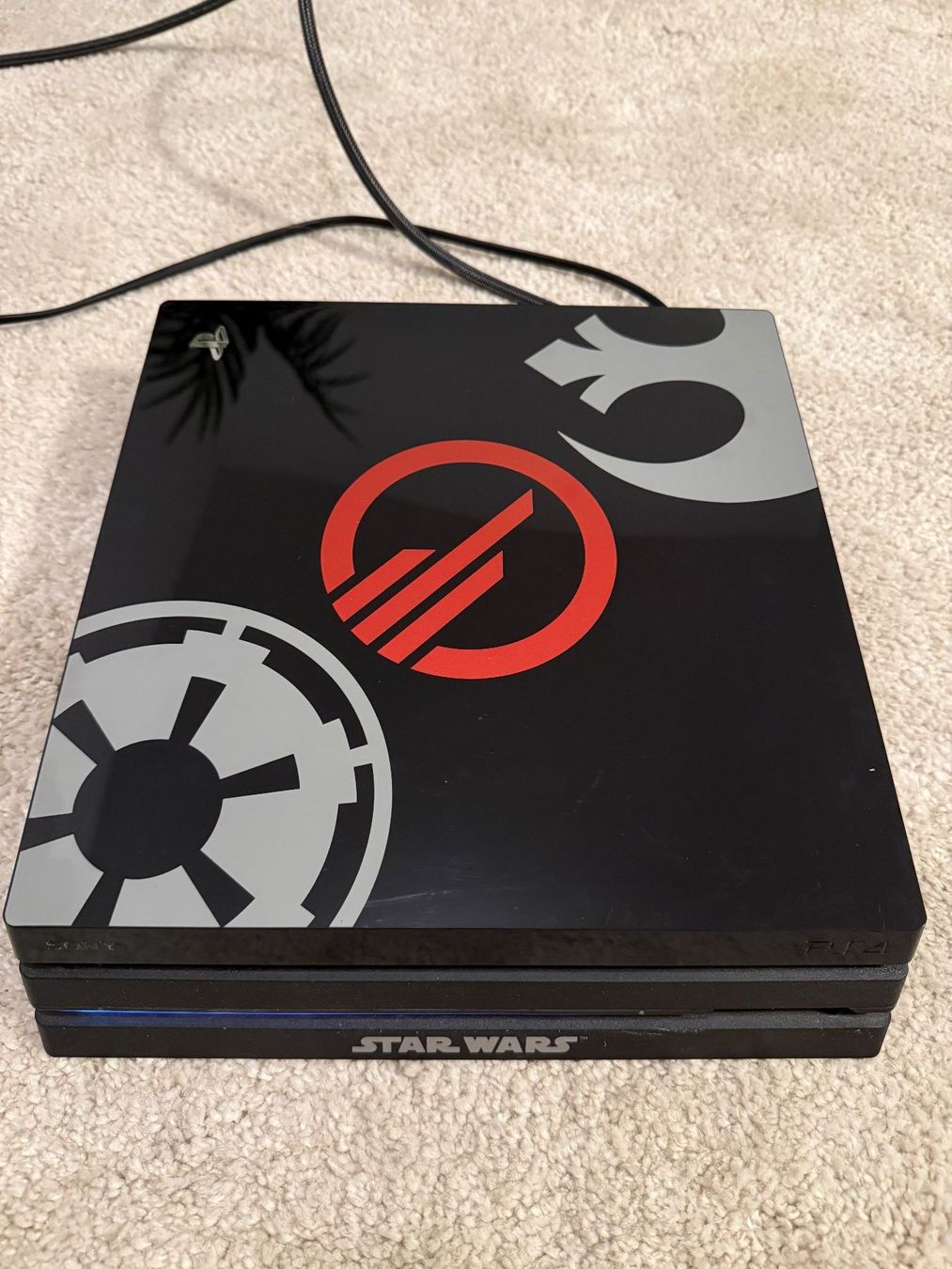 Sony Console: PS4 Star Wars Special Edition 1TB + 6 Controller + 4 Spiele – Usato da Kirchberg BE venduto da simu_79 2