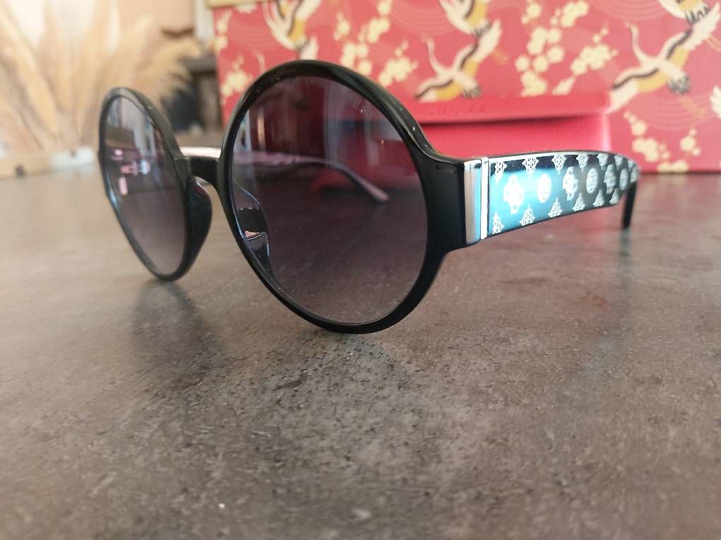 Guess Lunettes & Verres: Lunettes guess – D'occasion à Savièse par mag_58f8 2
