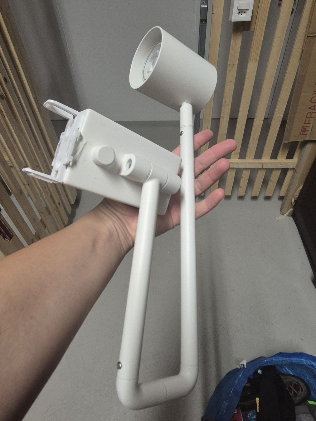 Lampen: White Adjustable Track Spotlight for Rail Mounting – Gebraucht aus Lenzburg von DobrzynM 4