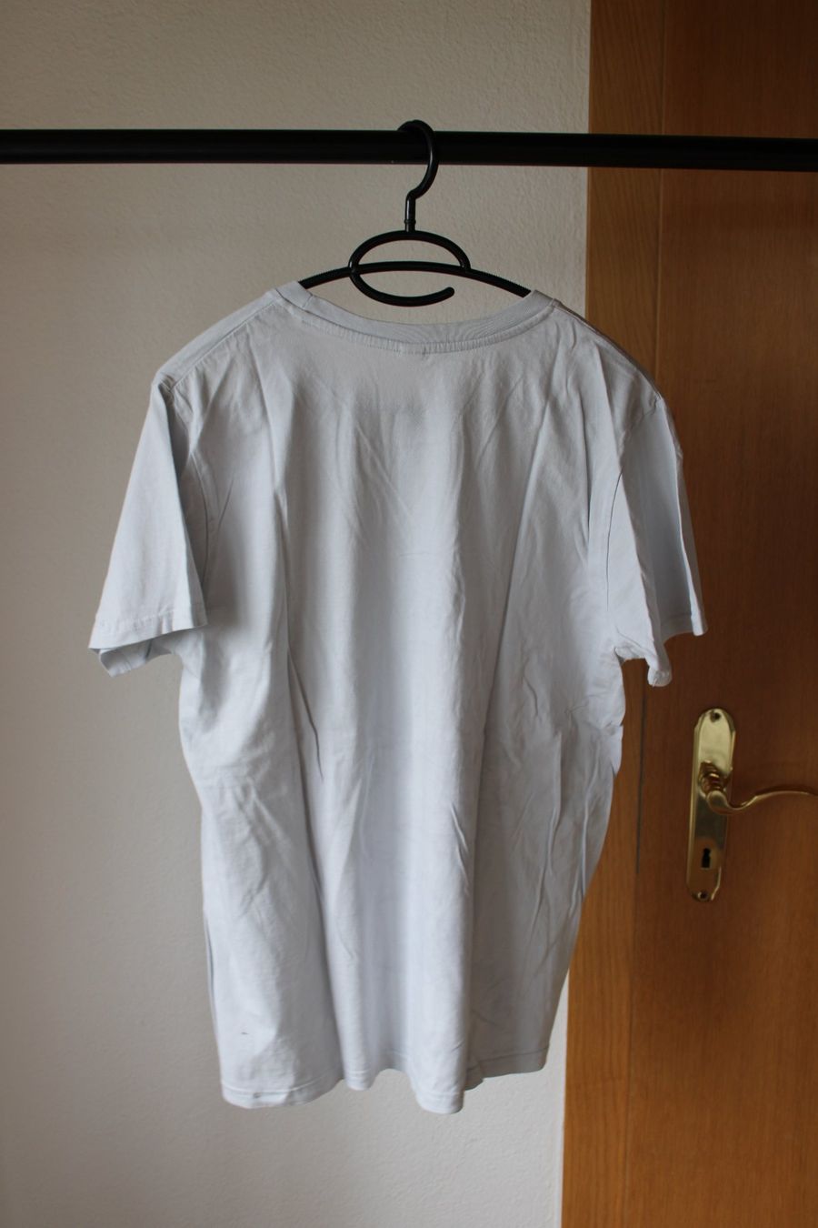 T-shirt: Wituka T-Shirt hellblau Motiv – Usato da Hombrechtikon venduto da lehnerrr 1