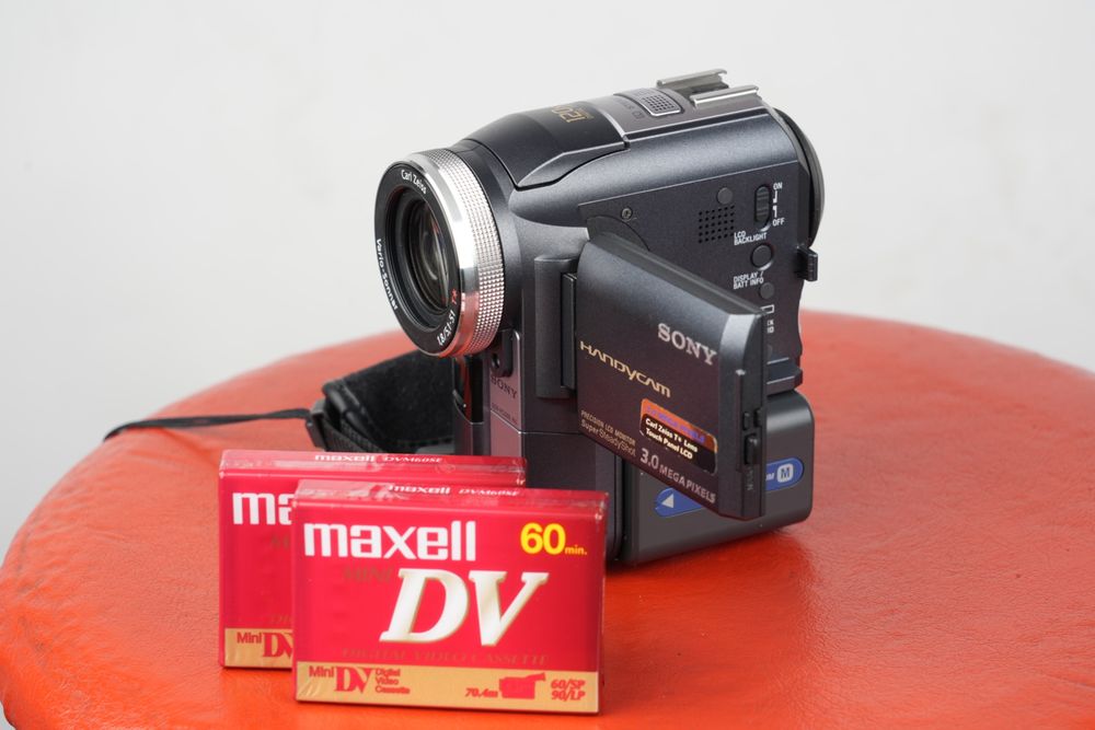 SONY DCRPC330E Vintage Camcorder Kaufen auf Ricardo