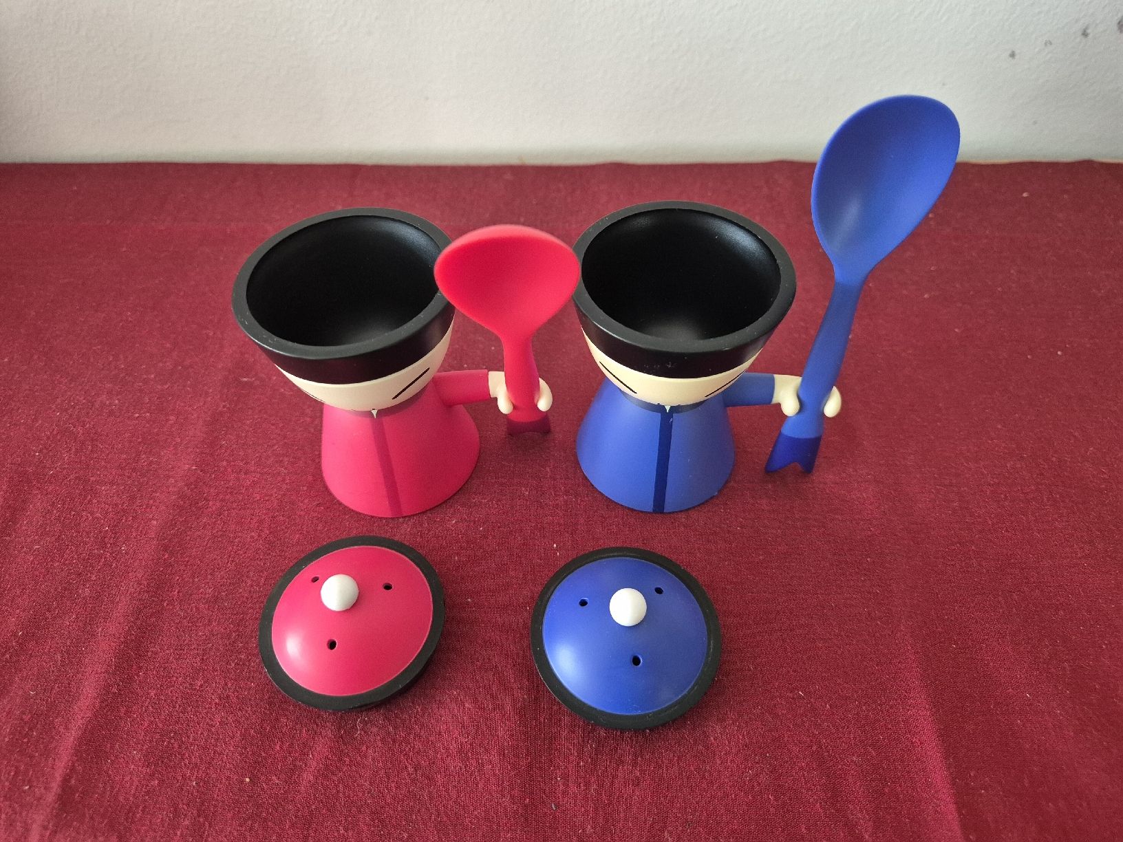 Alessi Altre Stoviglie: Alessi Eierbecher "Familie Chin"  – Usato da Oberdiessbach venduto da Finland1977 1