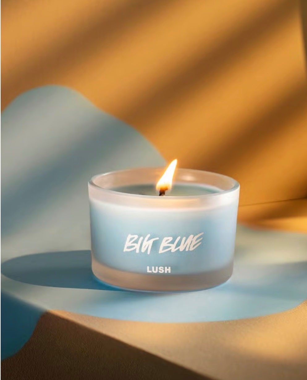 Candele: Lush Duftkerze Big Blue – Nuovo e nell'imballaggio originale da Wohlen AG venduto da kissne4